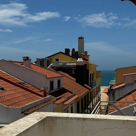 Ocean Breeze Guesthouse Daire Nazaré