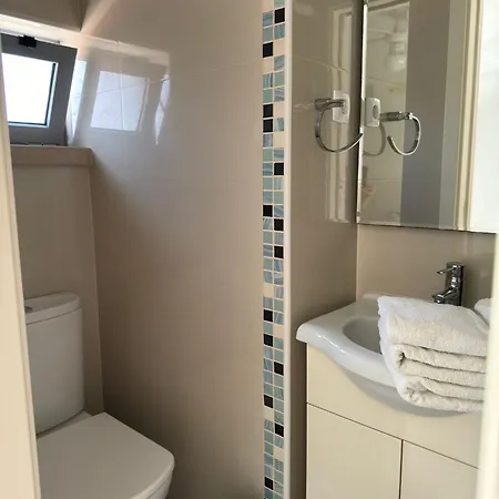 Ocean Breeze Guesthouse 아파트